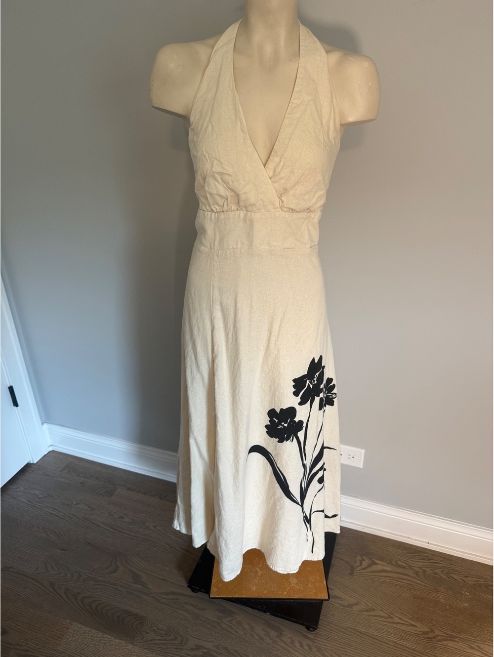 Halogen Cream‎ Halter Neck Midi Dress with Black Floral Print